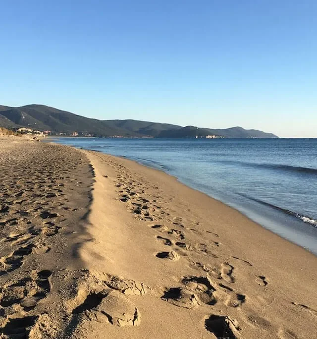 Spiaggia d'orata e incontaminata nel parco della Maremma